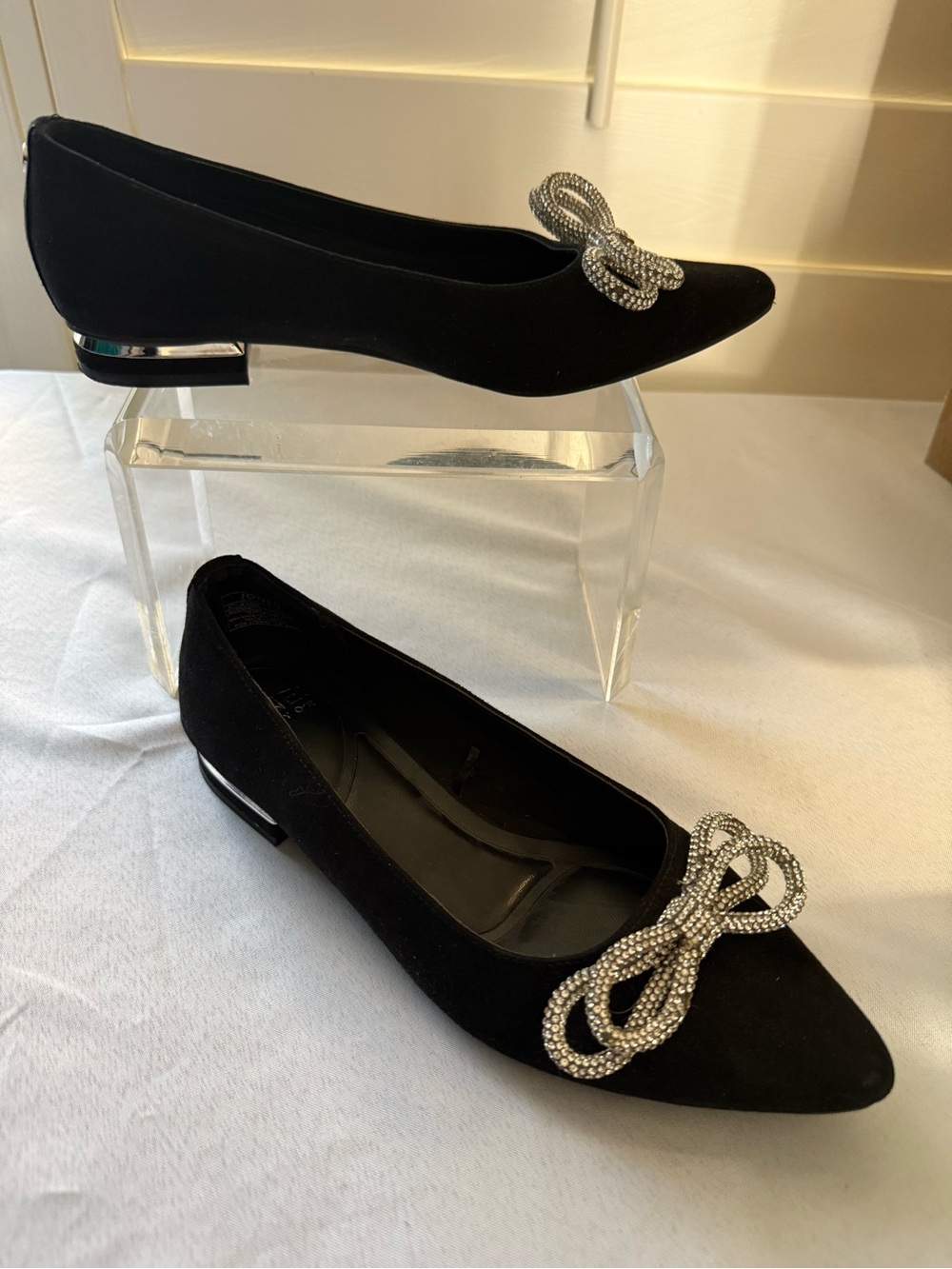Jones New York Quennelle Black Pointed Toe Flats with Rhinestone Bows Size 6.5